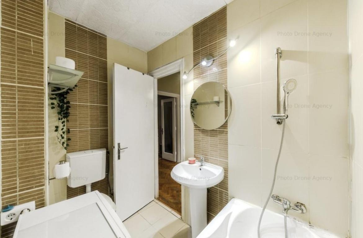 Comfortable Downtown Flat * Bucarest